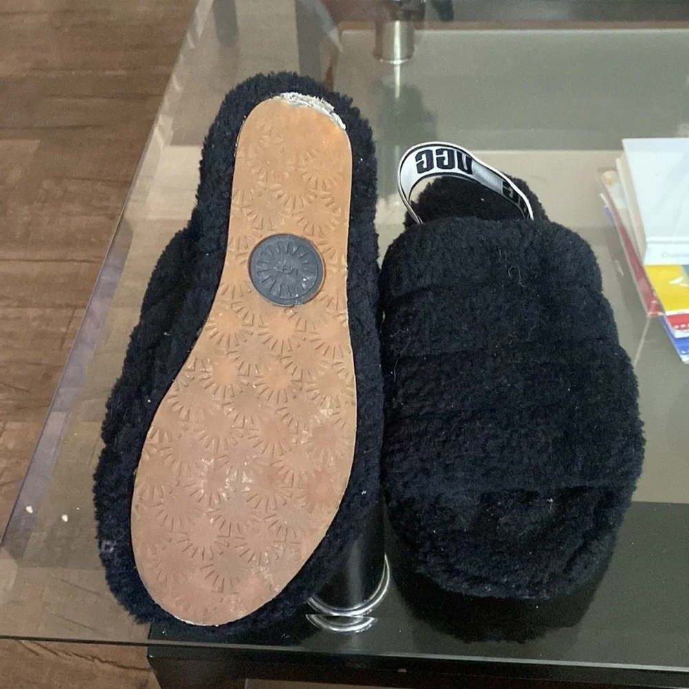 Ugg slides ! - Picture 4 of 4